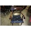 Image 1 : VINTAGE WOOD CHAIR