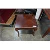Image 2 : ENDTABLE, DISPLAY CASE, WOOD RACK