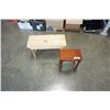 Image 1 : PINE STAND AND SMALL STAND
