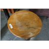Image 8 : PINE END TABLE AND MAGAZINE RACK