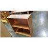 Image 1 : MAPLE BOOKSHELF