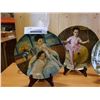 Image 2 : 3 COLLECTOR PLATES W/ STAND AND ETCHED GLASS LAMP