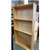 Image 1 : TALL PINE BOOKSHELF