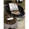 Image 2 : LOT OF BAKEWARE, PANS, PYREX BOWL