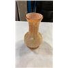 Image 8 : 2 ART GLASS VASE AND PORCELAIN HOSE