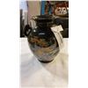 Image 2 : 2 EASTERN VASES AND LIDDED JAR