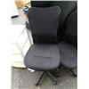 Image 2 : 2 black gas lift office chairs