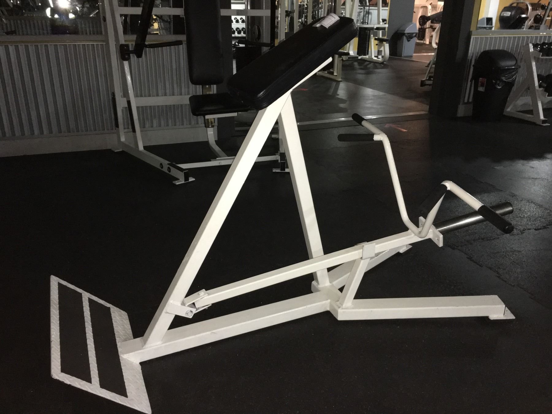 INVERTED CHEST PULL - USES 2