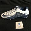 Image 1 : Brandon Jacobs Signed Nike Football Cleat (Beckett COA)