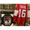 Image 1 : Johnathan Toews framed picture and signed jersey