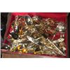 Image 2 : Large cutlery box and golden cutlery from Chilling Adventures(season 4)