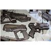 Image 2 : Large lot of prop guns from Sci-fi show