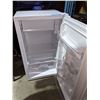 Image 2 : Hamilton Beach refrigerator (barely used in a show) (32'(H) x 18.5"(W) x 17"(D))