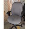 Image 4 : 3 office chairs from the show