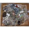 Image 1 : Tray of costume jewelry