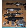 Image 1 : 5 prop assault rifles from the sci-fi show