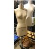Image 2 : 5 mannequins