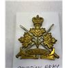 Image 2 : Nice Canadian Army Infantry Cap Badge