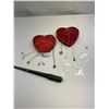 Image 1 : 12 Assorted Pieces Of Heart-Shaped Jewelry