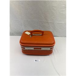 Very Nice Vintage Ladies 1960's Makeup Luggage, Comes With Tray And Mirror
