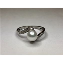 14K White Gold Pearl and Diamond Ring