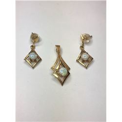 10K Yellow Gold Opal Pendant and Earrings