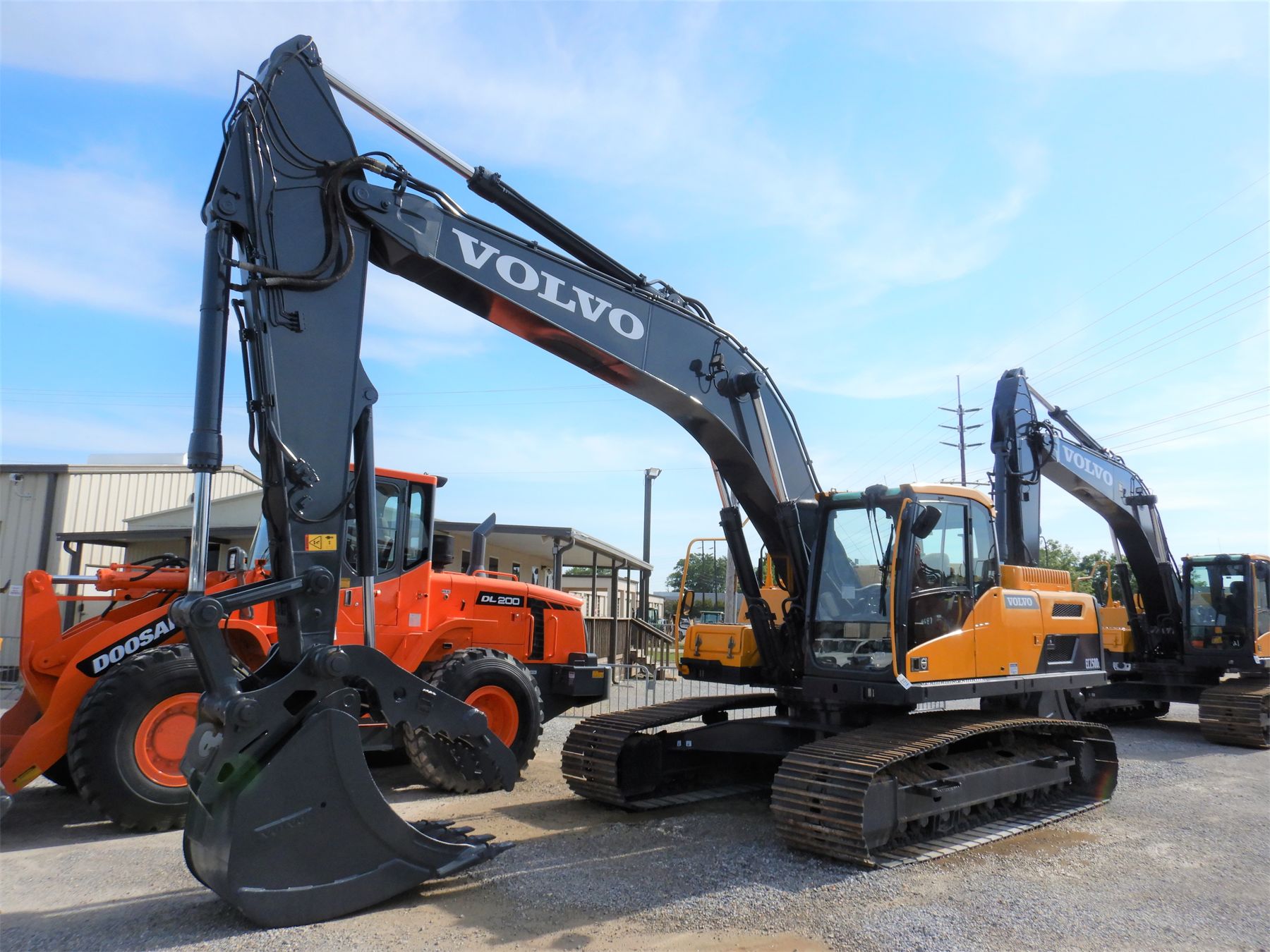 Ec250dl 2013 VOLVO EC250DL Excavator - J.M. Wood Auction Company, Inc.