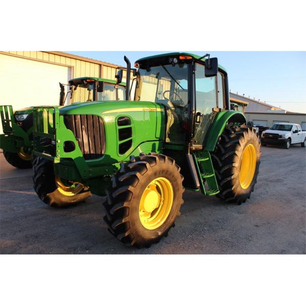 2012 JOHN DEERE 7230 Farm Tractor