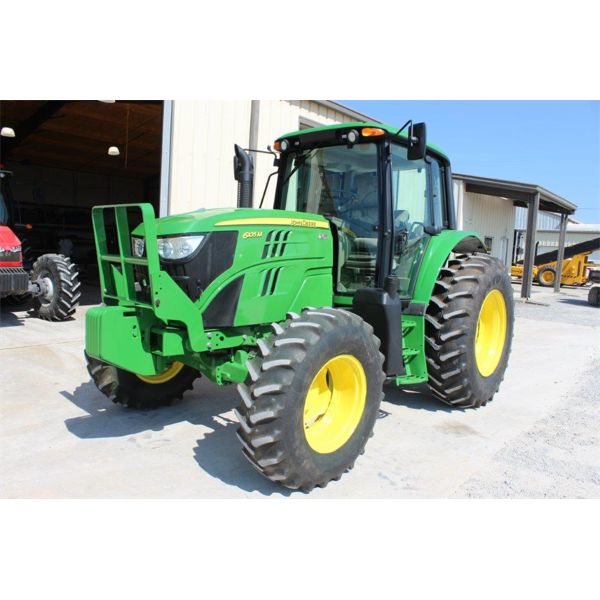 2015 JOHN DEERE 6105M Farm Tractor
