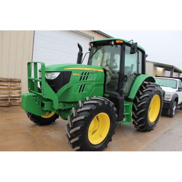 2015 JOHN DEERE 6105M Farm Tractor