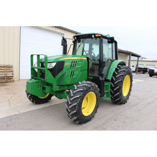 2015 JOHN DEERE 6105M Farm Tractor
