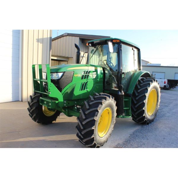 2014 JOHN DEERE 6105M Farm Tractor