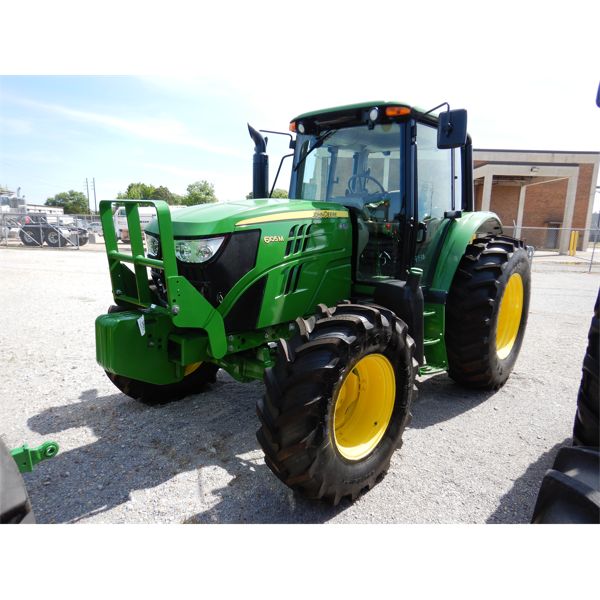 2015 JOHN DEERE 6105M Farm Tractor