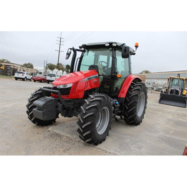 2015 MASSEY FERGUSON 5612 Farm Tractor