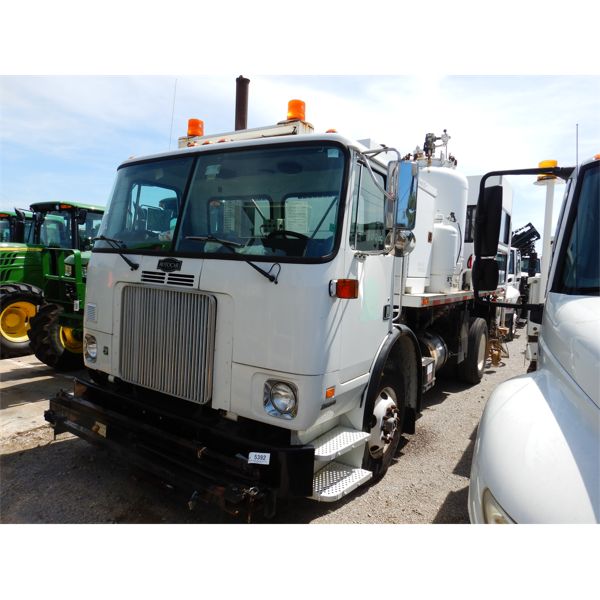 2004 FORD AUTOCAR XPEDITOR WX42 PAINT STRIPER Specialty Truck