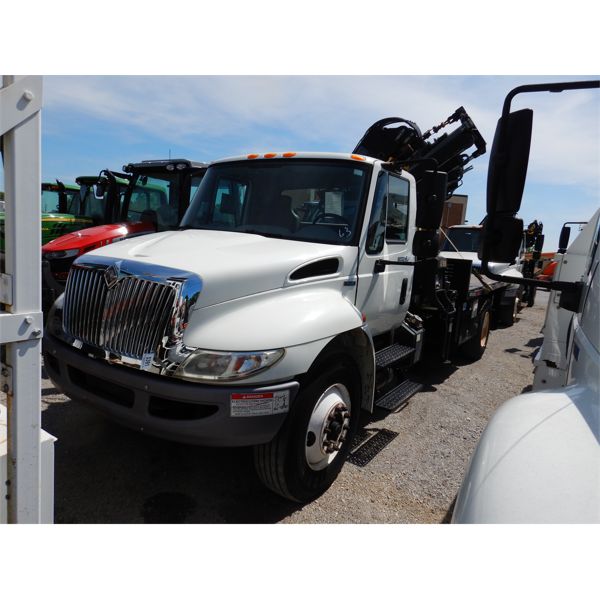 2009 INTERNATIONAL 4300 DURASTAR Boom / Crane Truck