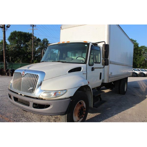 2011 INTERNATIONAL 4300 DURASTAR Box Truck