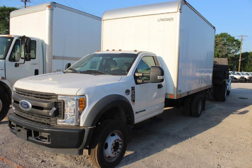 2017 FORD F550 XL Box Truck