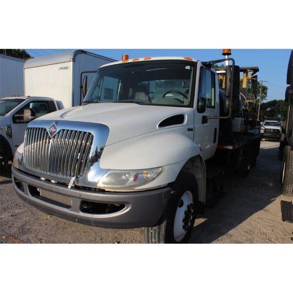 2010 INTERNATIONAL 4400 DURASTAR Sprayer Truck