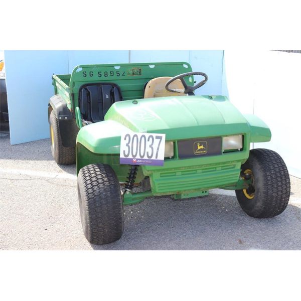 JOHN DEERE GATOR 4X2 UTV