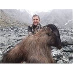 Cardrona Outfitters  Simon Hawkins Tahr and Chamois Hunt
