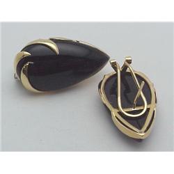 Black onyx earrings 14kt yellow gold om