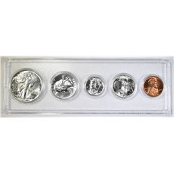 1944 UNC SET IN PLASTIC HOLDER