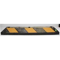 RUBBER PARKING STOP, 4 FOOT, BLACK & YELLOW