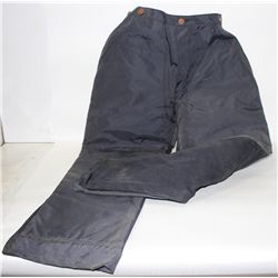 PAIR OF TIMBER KING KEVLAR PANTS SIZE 32 X 34