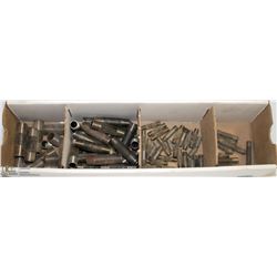 LOT OF PIPE NIPPLES, SIZES RANGING FROM 1/8"