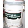Image 1 : 18.93 LITRE PAIL OF WAKEFIELD HYDRAULIC OIL AW-46