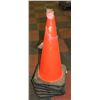 Image 1 : LOT OF 6 ORANGE TRAFFIC CONES, 28" TALL