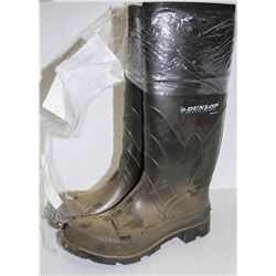 PAIR OF DUNLOP STEELTOED RUBBER BOOTS SIZE 8