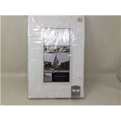 Wamsutta Classic Restaurant Quality Tablecloth (70in x 52in)